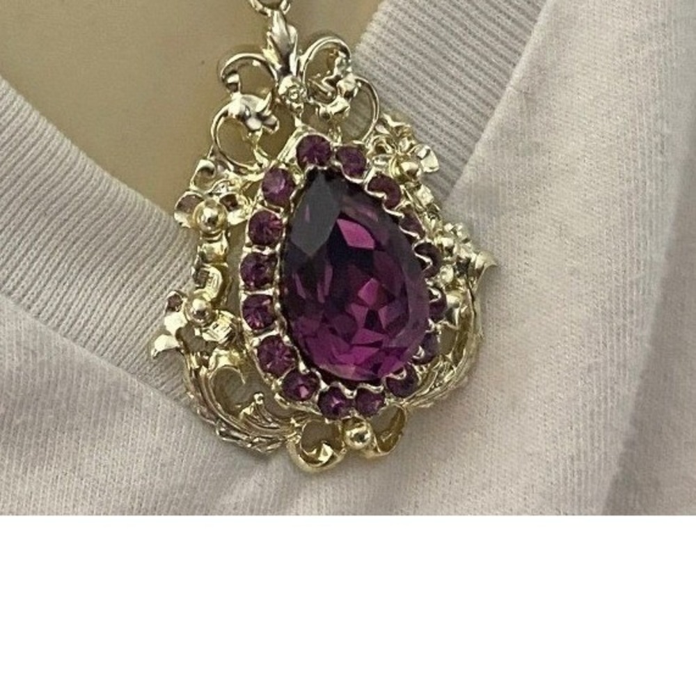 Gold Tone Chain Necklace Purple Teardrop Crystal Pendant Vintage‎ Style